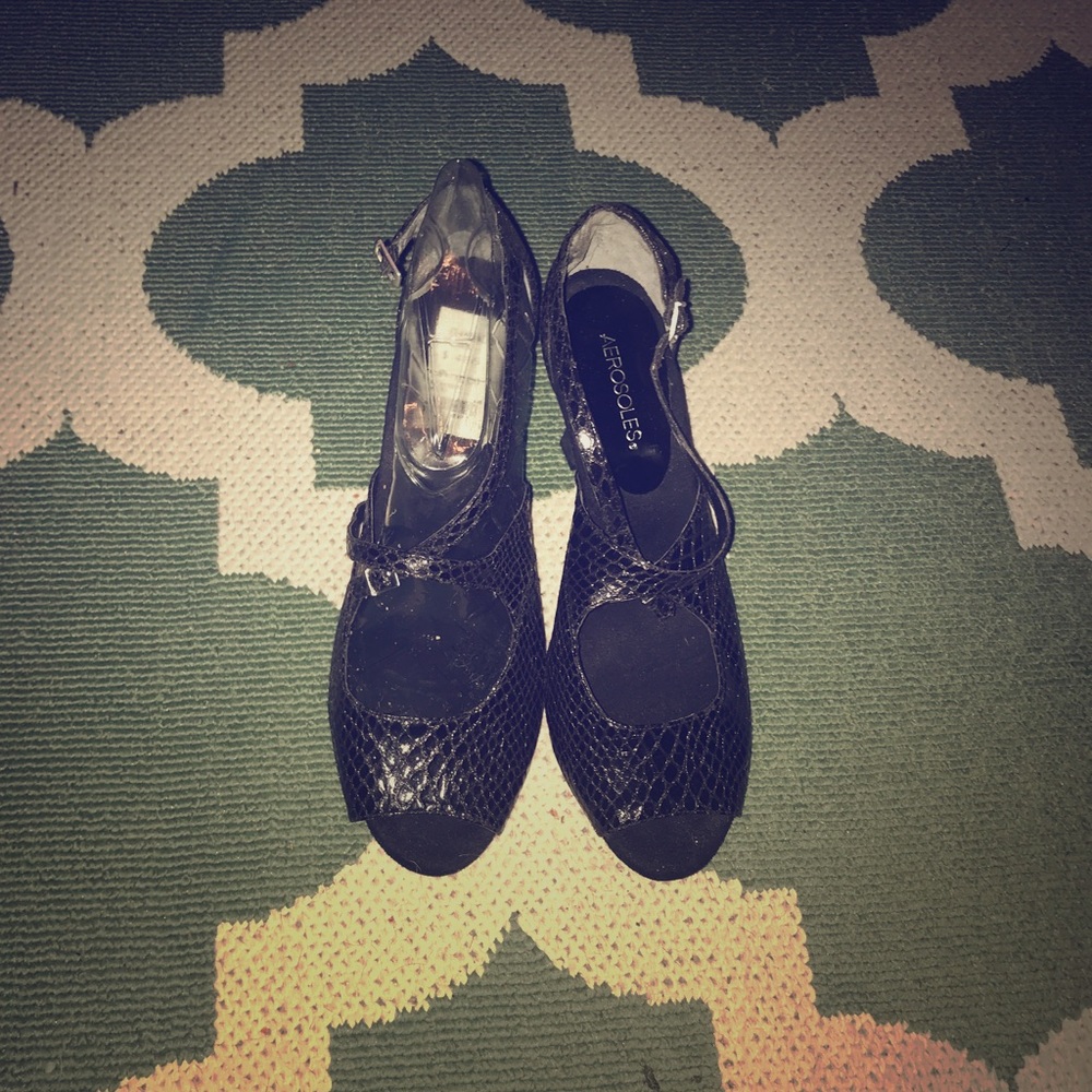 Black Aerosoles sandals
